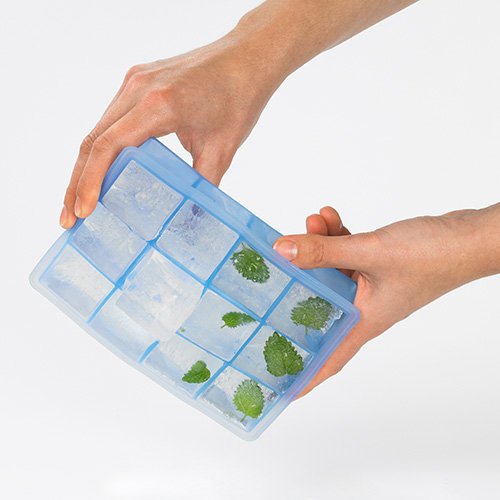 Lurch Isterningbakke terninger 4x4cm Blå